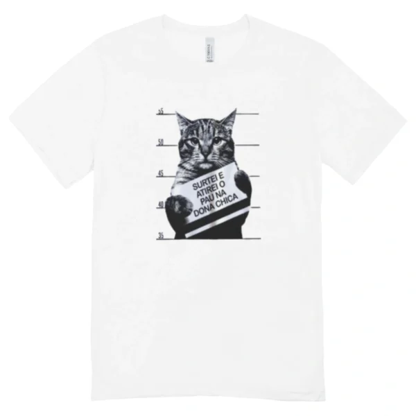Camisa Feminina Baby Look Gato Foragido com Humor e Estilo