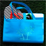 Esteira Bolsa Com Alça de Praia Piscina Impermeável Cor:Azul - Imagem 3