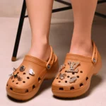Sandália Feminina Crocs EVA com Botons - Imagem 11