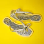 Chinelo Feminino Metalizado com Laço