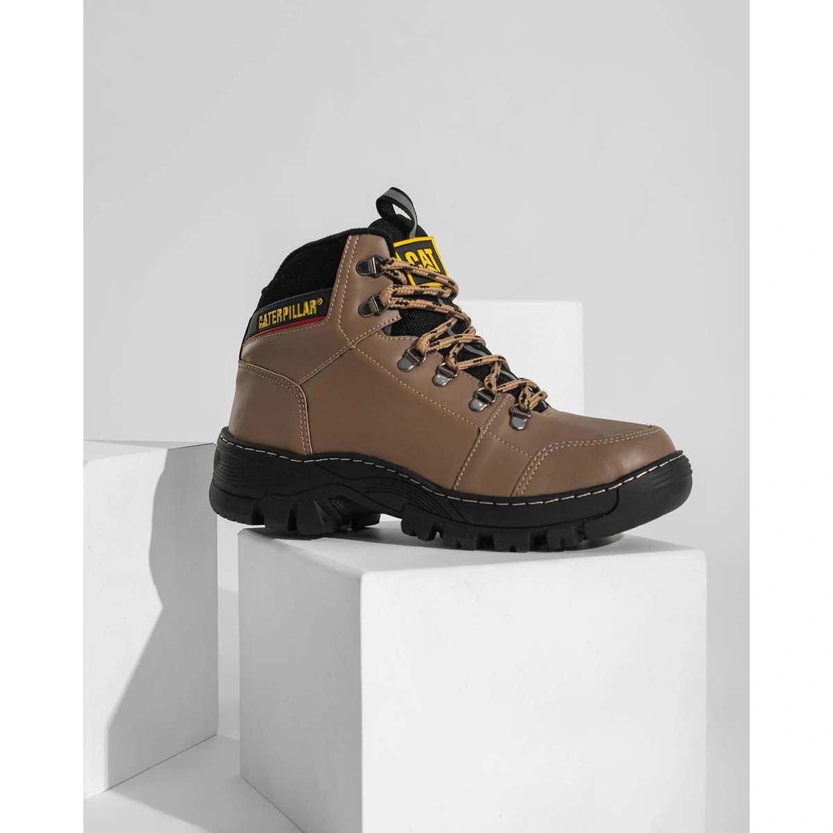 Bota Coturno Caterpillar Masculina Adventure Cano Médio Reforçada Bota Coturno Caterpillar Masculina Adventure Cano Médio Reforçada
