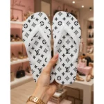 Chinelo Feminino LV Black White - Imagem 3